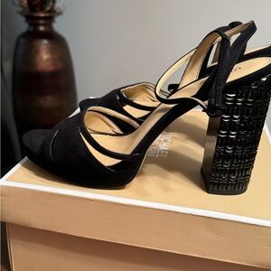 Michael Kors Platform - like new - Stylish